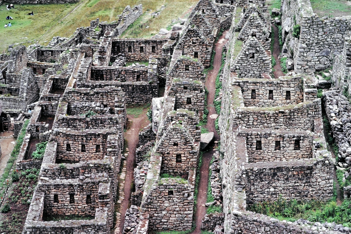 Eine Aufnahme von 1987 zeigt Häuserreihen in der alten Inkastadt Machu Picchu