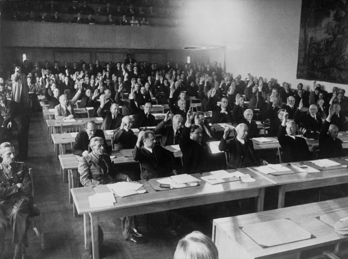 Die erste Sitzung des Parlamentarischen Rates am 1. September 1948 in Bonn