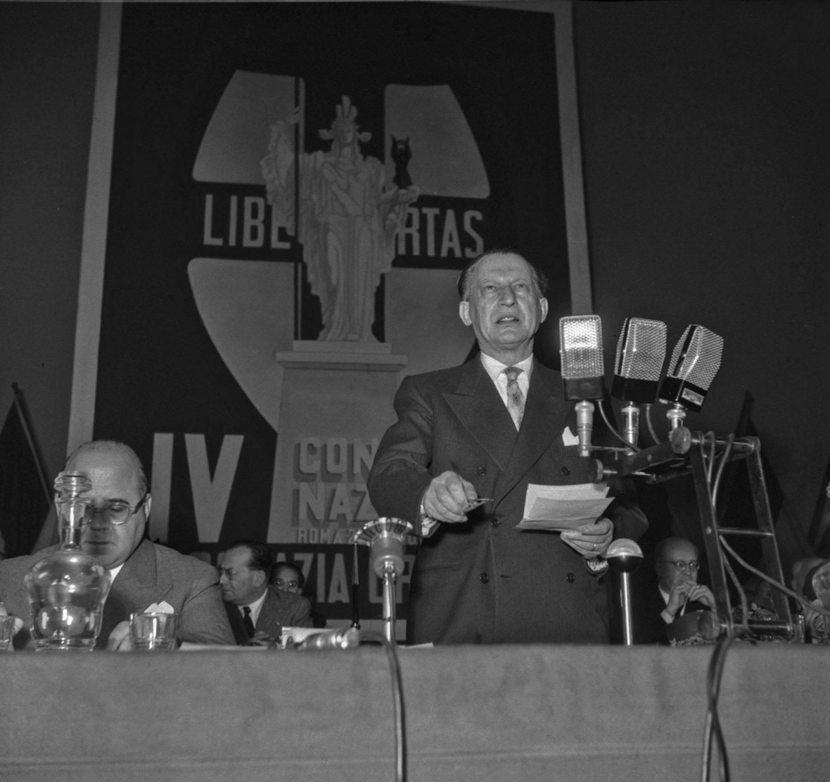 Alcide de Gasperi (1881-1954) war nach dem Zweiten Weltkrieg Ministerpräsident von Italien. er gilt als einer der Gründungsväter der Europäischen Gemeinschaft, einer Vorgängerorganisation der Europäischen Union.