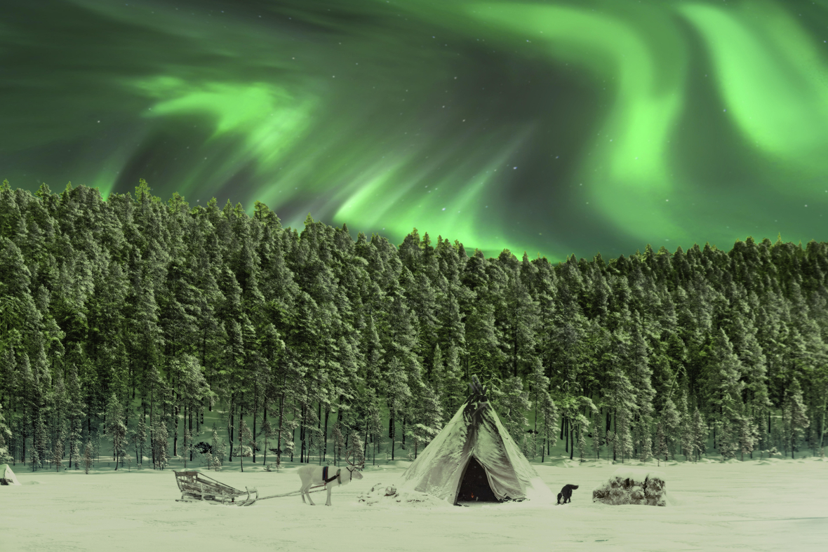 Beim Zelten in der winterlichen Landschaft Finnlands kann man auch ab und zu Polarlichter beobachten. 